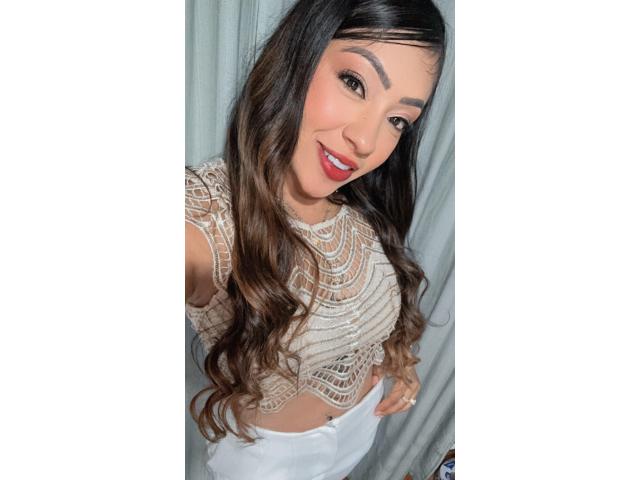 LINDA CHICA CACHONDA Y FIESTERA