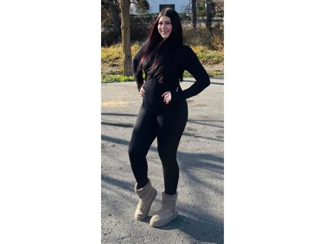 LINDA Y ATRACTIVA COLOMBIANA