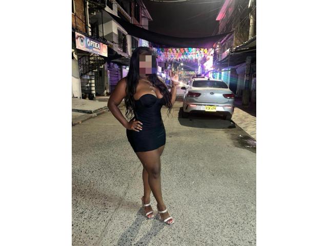 EN XATIVA, JOVENCITA  ATRACTIVA Y SENSUAL