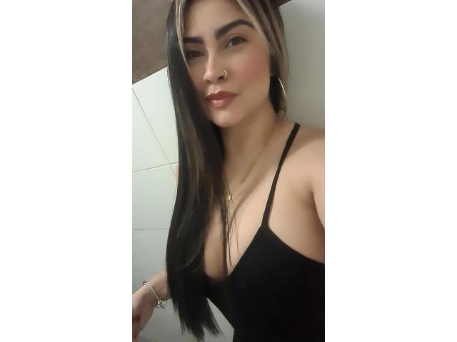 DULCE, SEXY Y MUY  COMPLACIENTE. . . SALIDAS