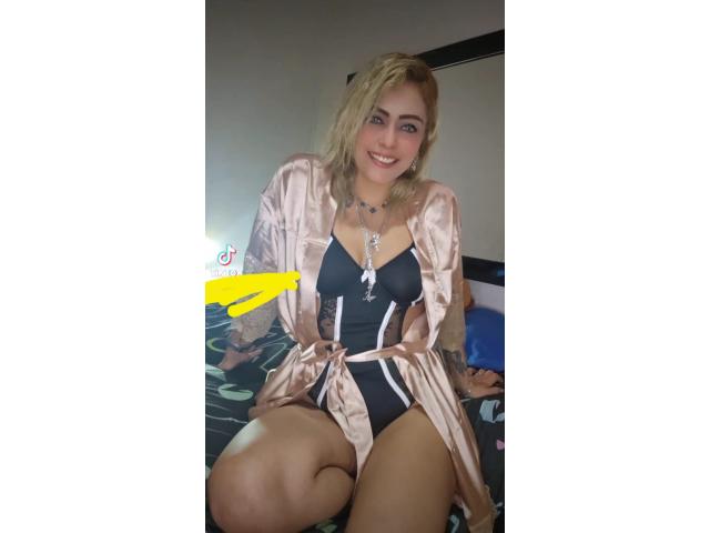 HONDUREÑA CACHONDITA  Y DE REGRESO