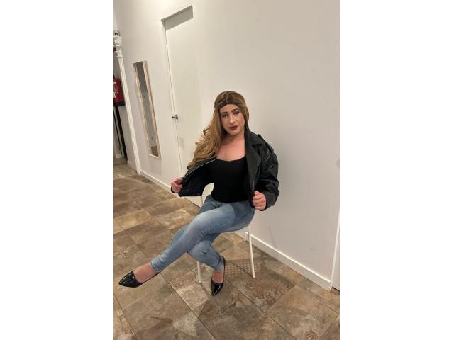 soy Ángela cariñosa viciosa fiestera