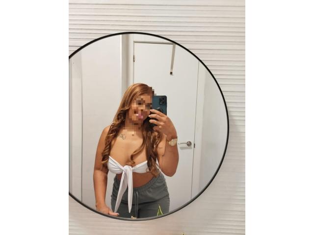 SEXY Y MUY CACHONDA. . .