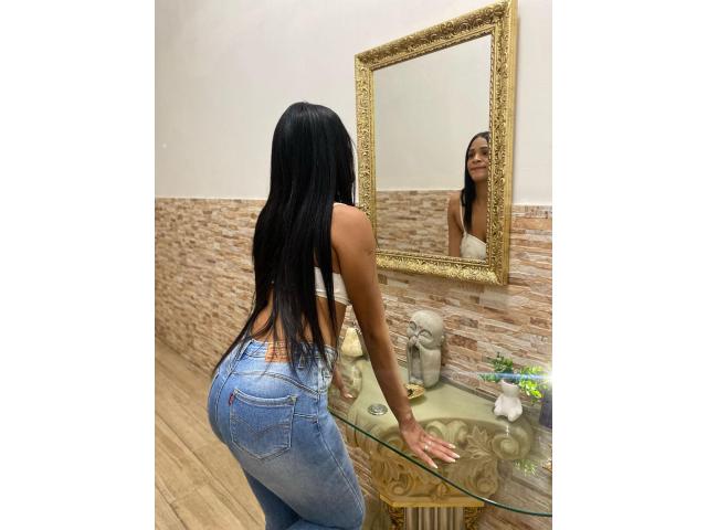 PERRITA ADICTA A MAMAR Y SACAR LECHE