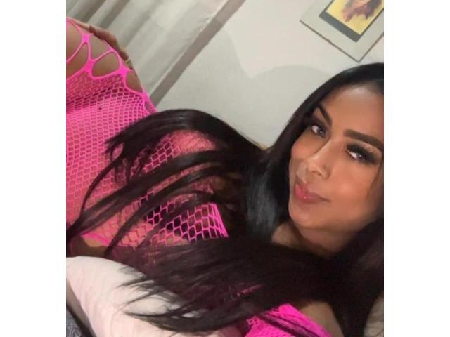 ENCANTADORA COLOMBIANITA JOVENCITA