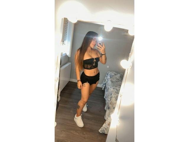 CHICAS LATINAS CACHONDAS. . . SALIDAS