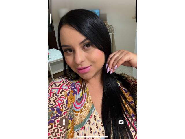 EMILY, PASIÓN Y ENERGÍA LATINA