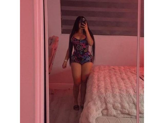 SOY MORENA UNA BOMBA EN LA CAMA /