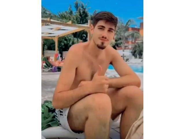 Joven hetero curioso