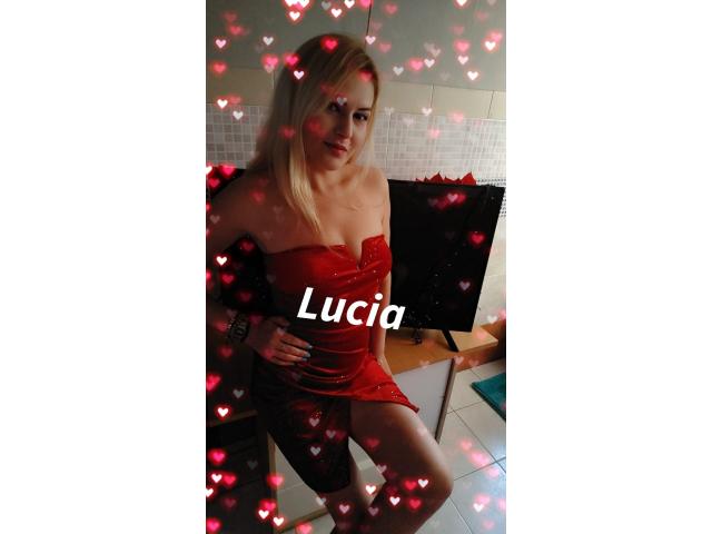 Lucía, jovencita atractiva , caliente
