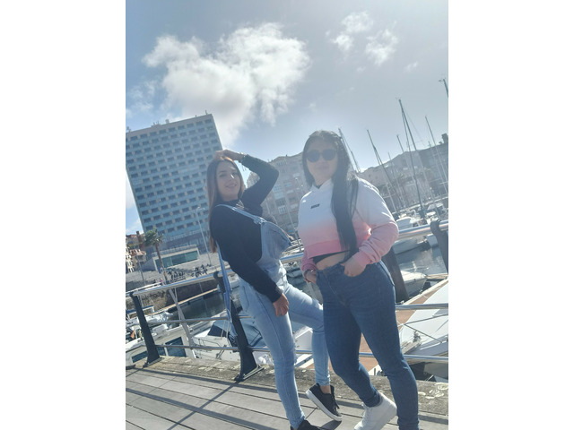 DOS HERMANITAS LATINAS