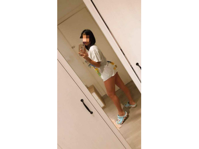 *. SU BELLEZA ES CLÁSICAMENTE FEMENINA,