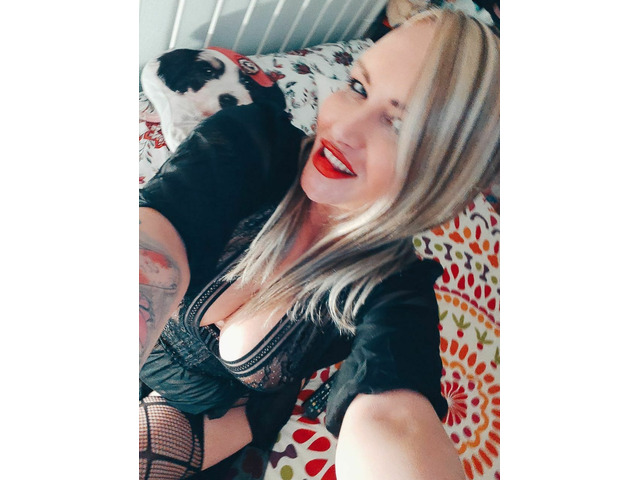 Madurita sexy y muy complaciente