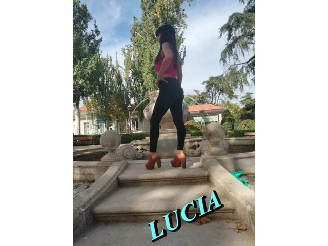 Dulce y atractiva chica española lucia