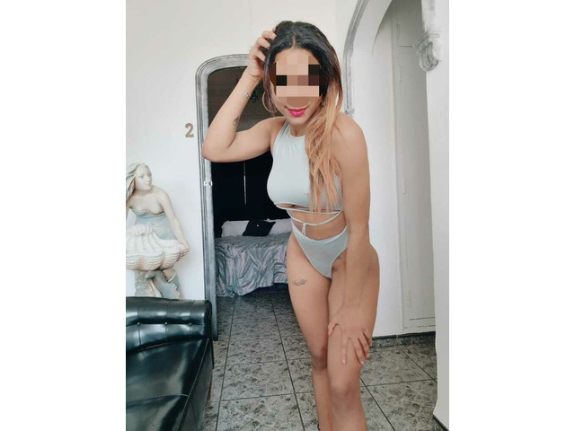 -HERMOSA MORENA SOLO ESPERANDOTE