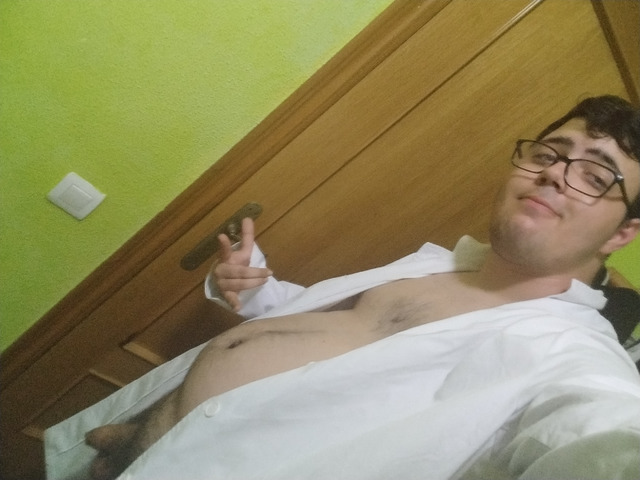 Chico joven busca chica para sexo
