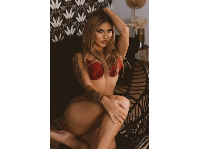 LA ENCANTADORA ISABELLA