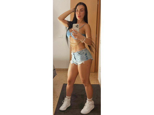 valentina, hermosa colombiana en Denia