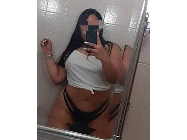 CHANTAL ARDIENTE Y COMPLACIENTE