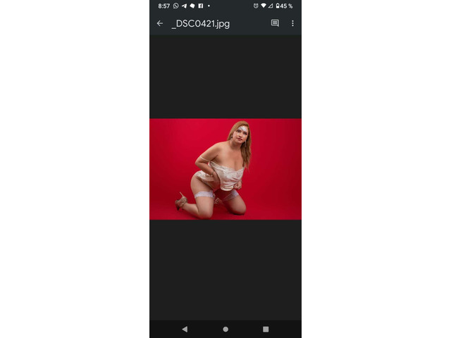 Excelente mujer latina madura independiente