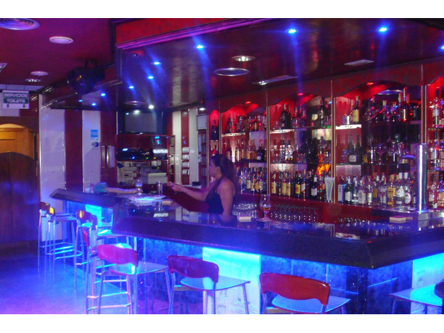 BUSCAMOS CHICAS PARA CLUB EN BENIDORM