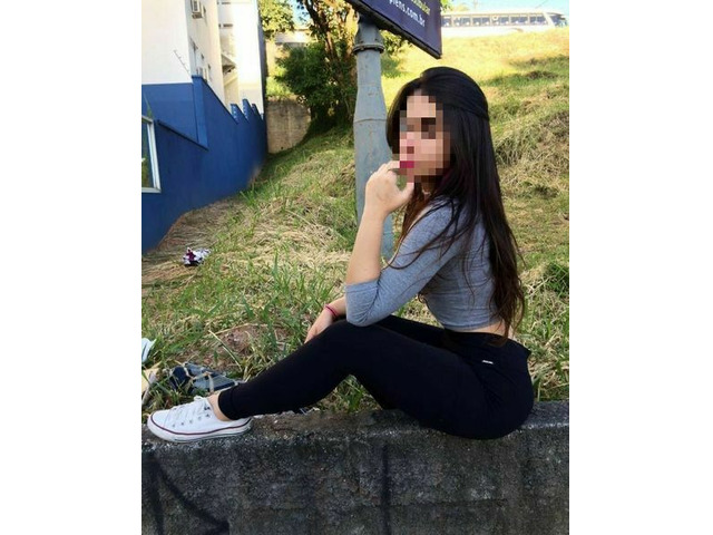 Chica ardiente mojadita fiestera