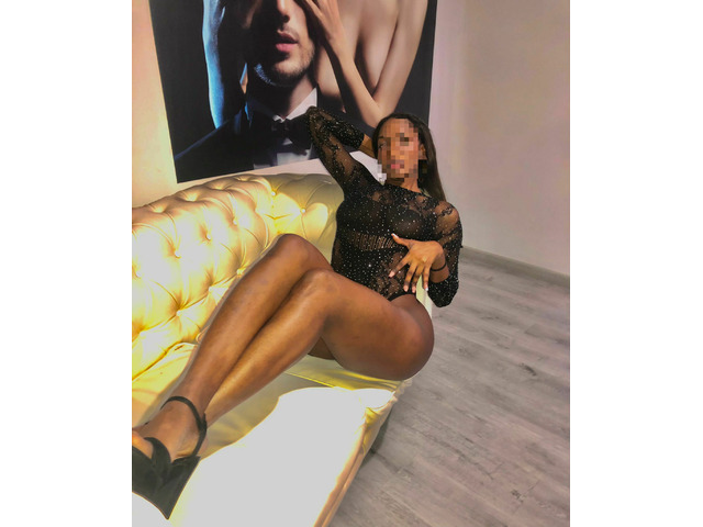 BRIANA  UNA PRECIOSA CHICA COLOMBIANA