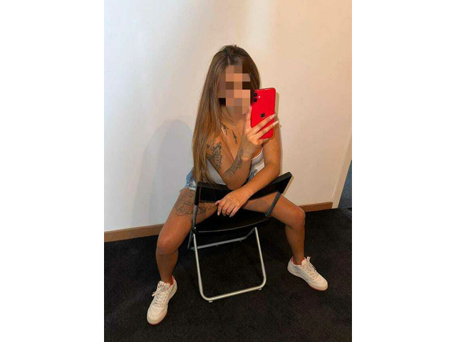 UNA LATINA  CALENTONA