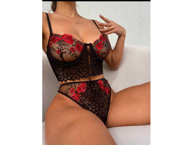 Buena masajista y hermosa dama
