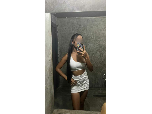 BARBARA, DELGADA, DE SABER ESTAR, GUAPA