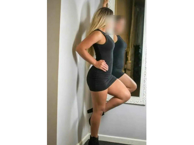 PAMELA, TU RUBIA PREFERIDA,