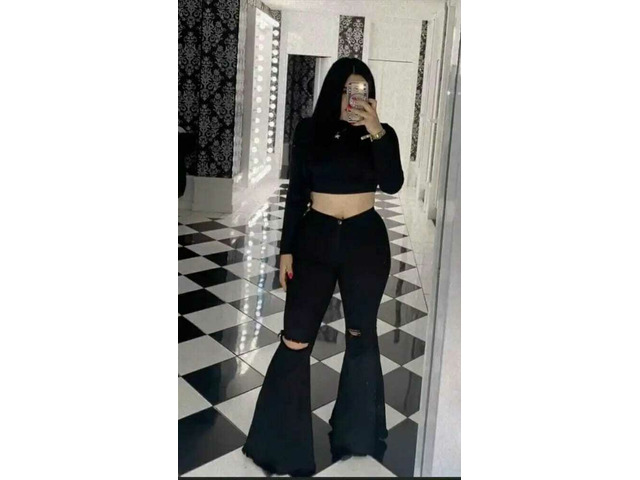 ESTRECHITA  MUY COMPLACIENTE