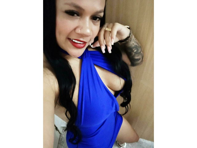 HOLA SOY KARLA UNA HERMOSA MASAJISTA