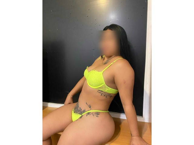 MORENA CON CURVAS EXPLOSIVAS