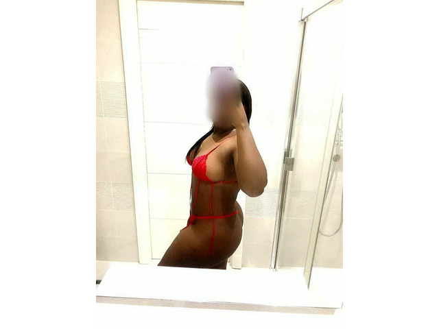 NAHOMI TU BOMBON DE CHOCOLATE