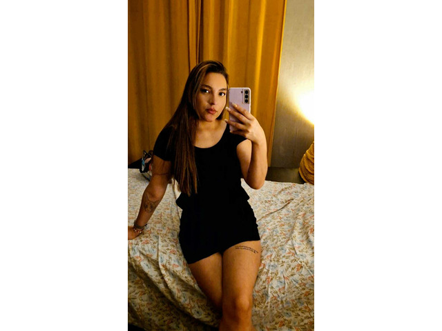 UNA JOVENCITA CALIENTE ADICTA AL SEXO