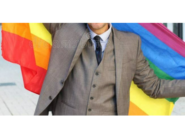 CHICO ARABE GAY BUSCO EMPLEO URGENTE