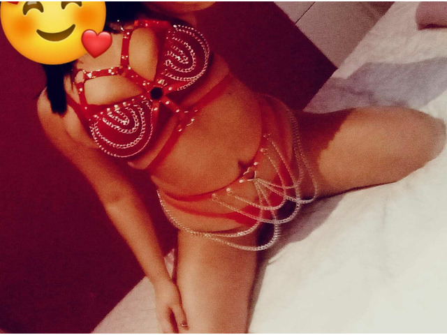 ASTRID, PUTONA Y TETONA