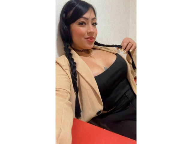DESLUMBRANTE FLACA APASIONADA. . . SALIDAS