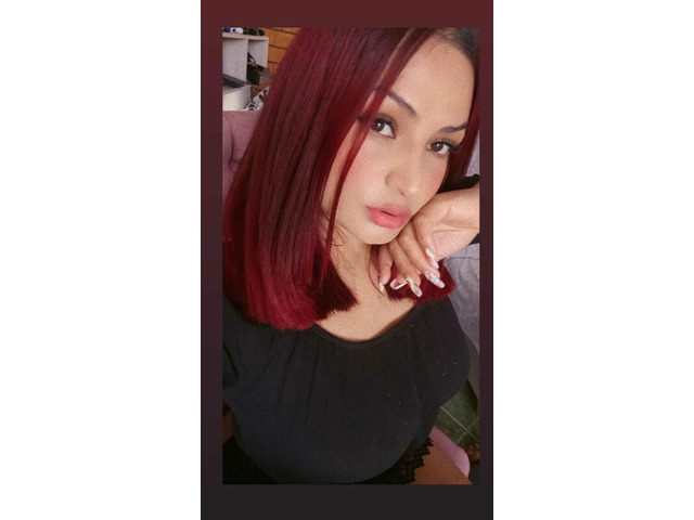 JULI HERMOSA Y COMPLACIENTE