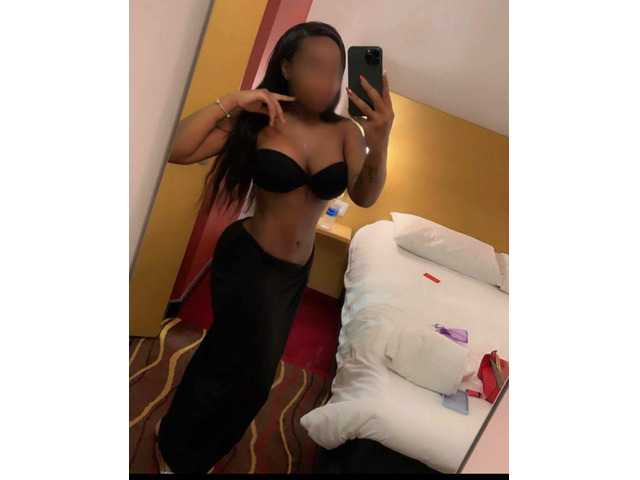 CULTA Y DIVERTIDA MORENA