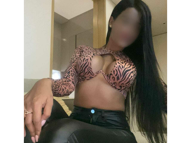 VALENTINA ES BELLA Y MUY PROFESIONAL