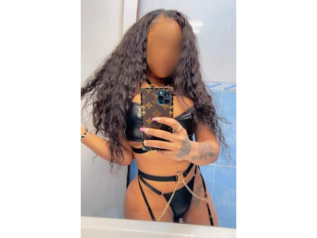 DOMINICANA CON EXCELENTES CURVAS