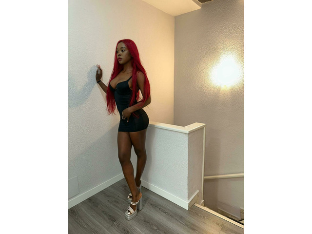 MORENA SENSUAL Y CALIENTE