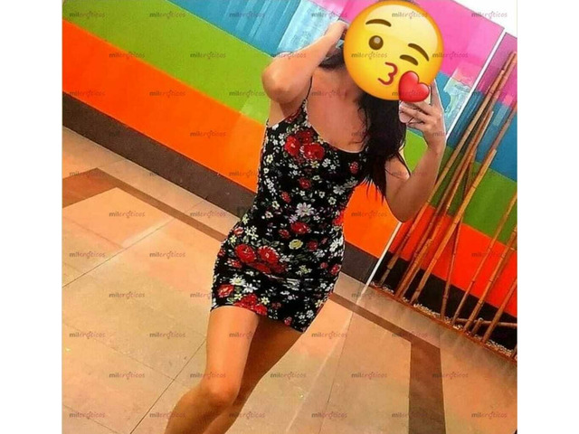 SENSUAL Y CANDENTE EN LA CAMA