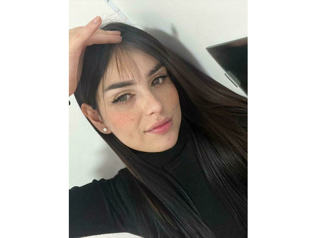BELLA MAYA ES EXCELENTE COMPLICE