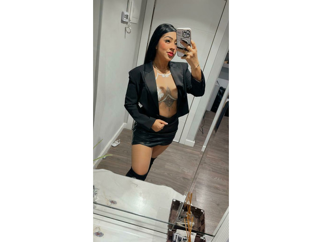 HERMOSA LATINA CON CUERPO DE DIOSA