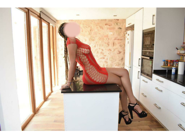 SENSUALIDAD Y DULZURA EN UNA JOVENCITA