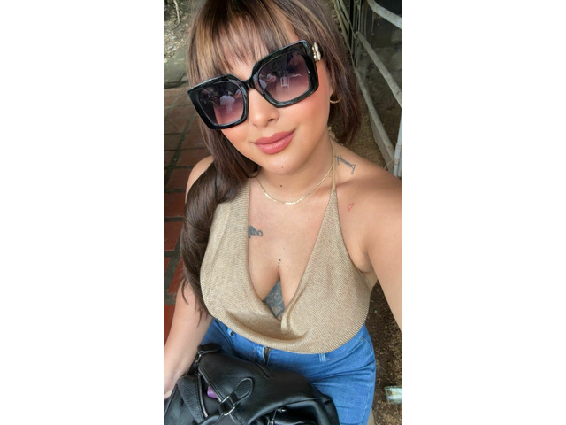 DAYANA TE ESPERA