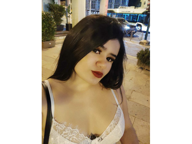 JOVENCITA JUGUETONA CULONA CALIENTE